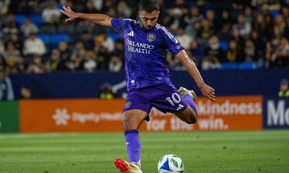 队稍显不利 队稍显不利